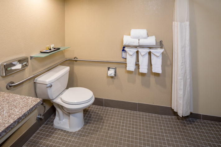 Best Western Plus Airport Inn & Suites Oakland Hotel Bathroom 2