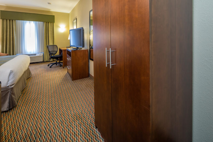 Best Western Plus Airport Inn & Suites Oakland Hotel King Standard Room 3
