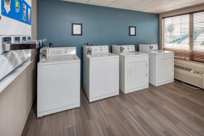Best Western Plus Airport Inn & Suites Oakland Hotel Laundry Service